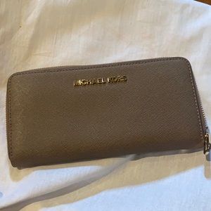 MICHAEL KORS taupe zip continental wallet